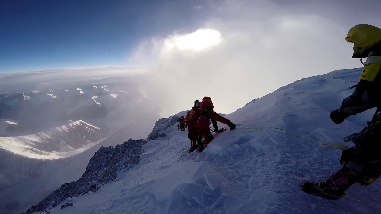 Alp dağlarında 3 xizəkçi həlak olub