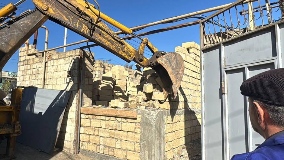 Paytaxtda qanunsuz tikili sökülüb