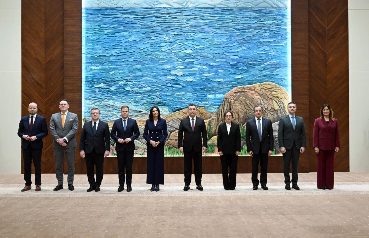 Sadır Japarov Avropa Parlamentinin üzvlərini qəbul edib