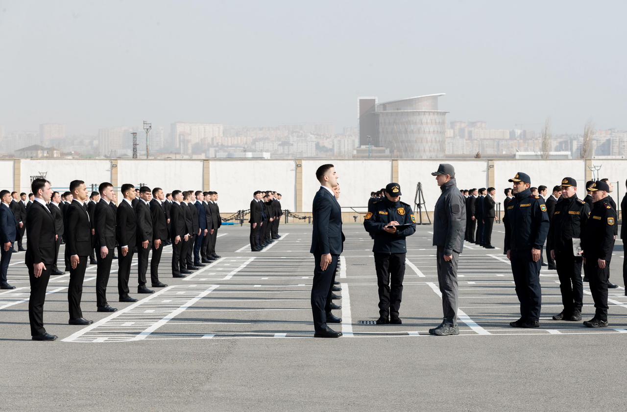 Daxili işlər naziri gənclərin sırasından seçim edib