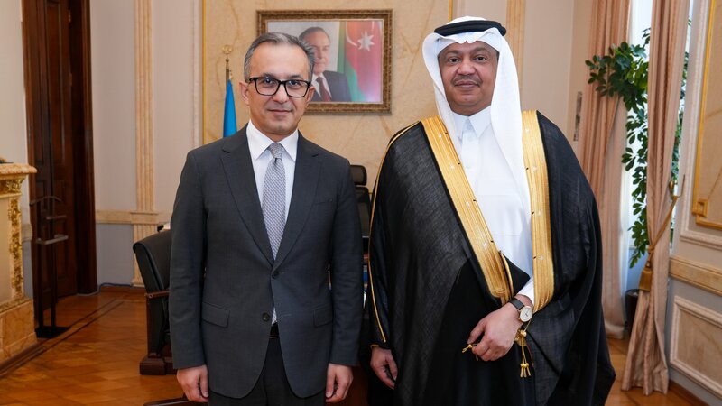 Dövlət Komitəsinin sədri Səudiyyə Ərəbistanının Azərbaycandakı səfiri ilə görüşüb