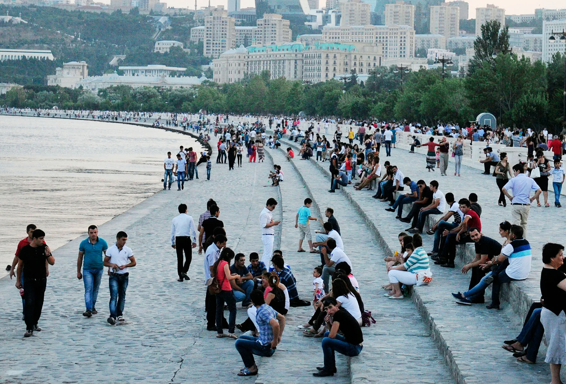 Azərbaycanda əhalinin sayı açıqlanıb