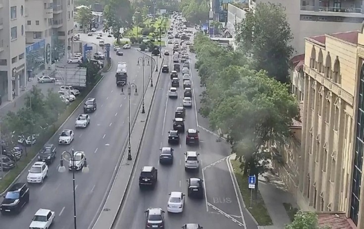 Bakı şəhərinin bəzi ərazilərində nəqliyyat vasitələrinin hərəkətinə müvəqqəti məhdudiyyət tətbiq edilib