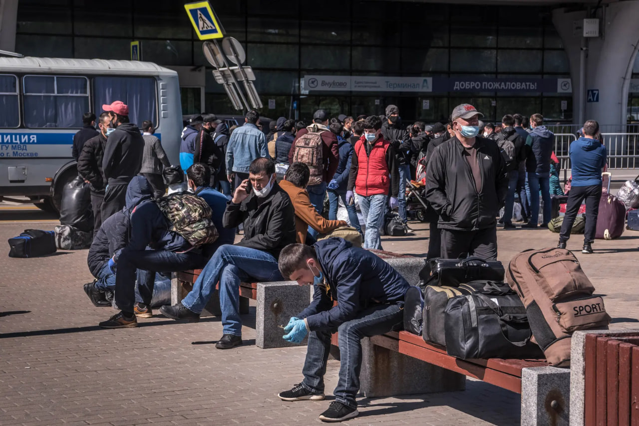 Rusiya miqrantların vergi öhdəliklərini artırmağa hazırlaşır