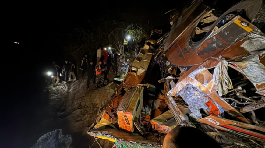 Nepalda sərnişin daşıyan avtobus çaya düşüb, ölənlər var