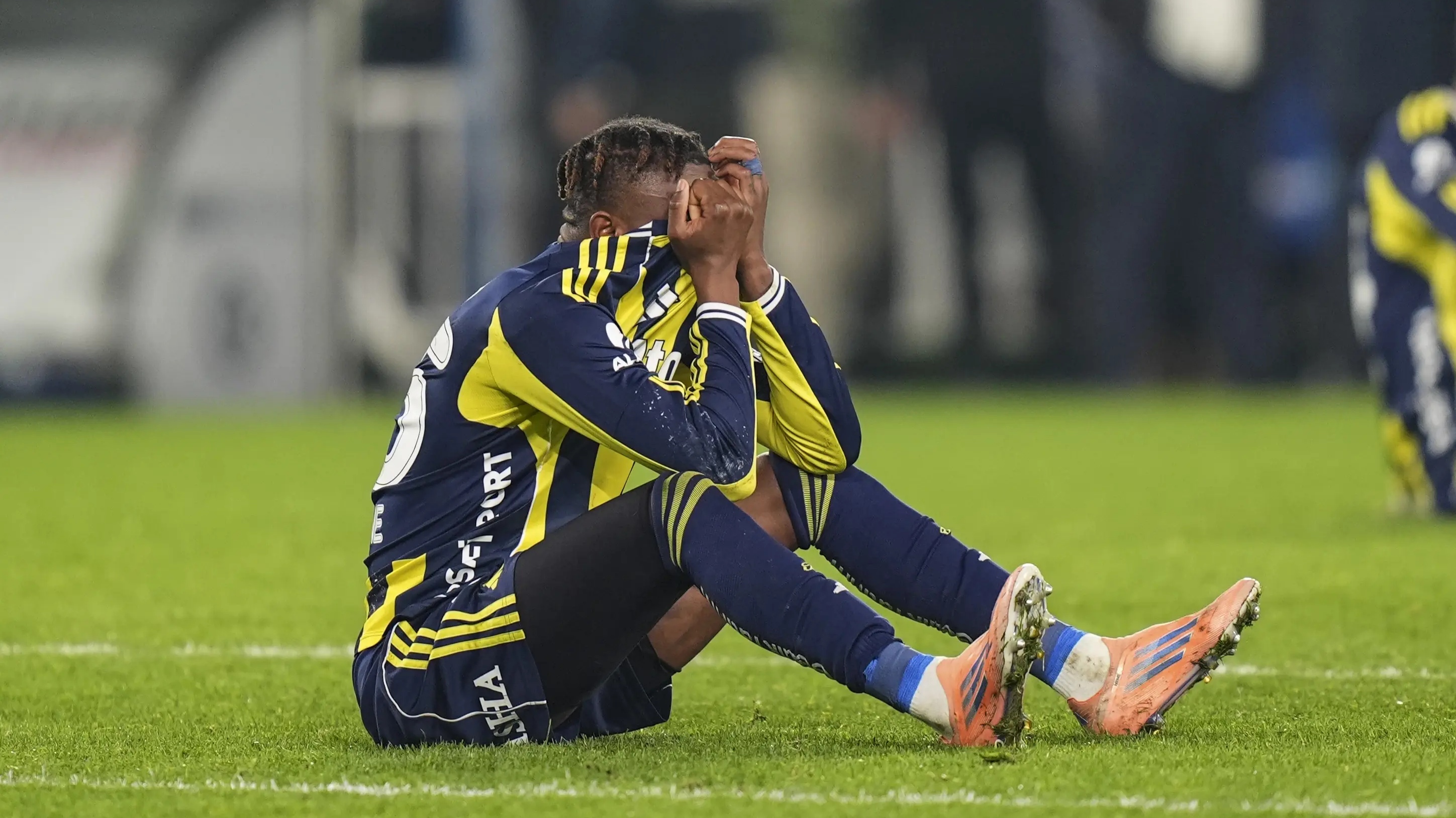 "Fənərbaxça"da zədə krizi: 4 əsas futbolçu meydanlardan uzaq qalacaq