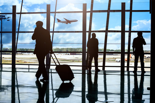 Azərbaycandan xarici ölkələrə gedənlərin sayı 1%-dən çox azalıb