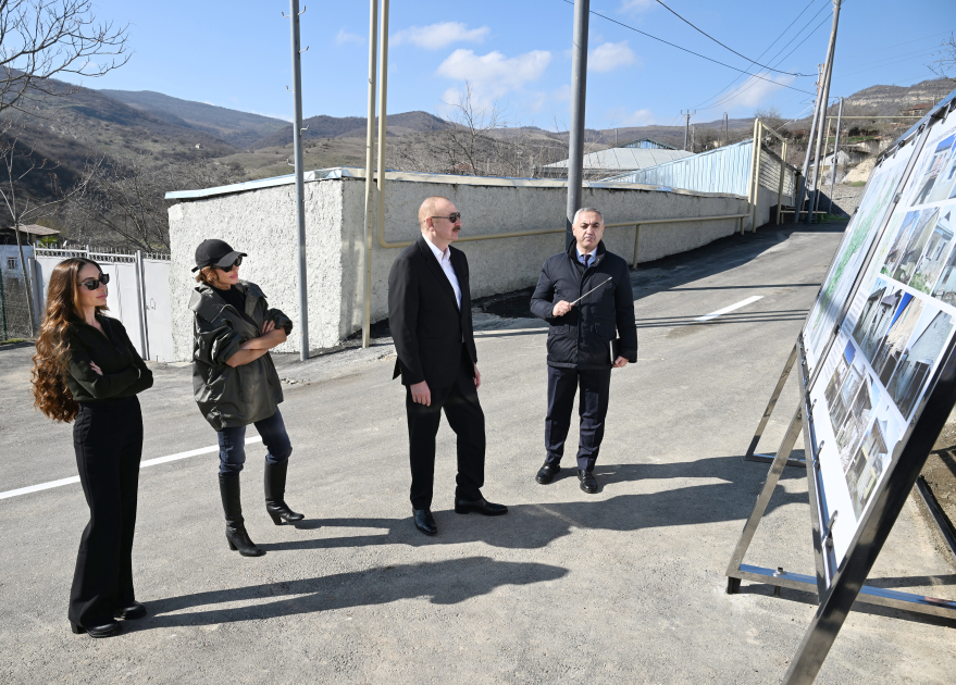 İlham Əliyev Xocalının Xanabad kəndində görülmüş işlərlə tanış olub -YENİLƏNİB - FOTOLAR