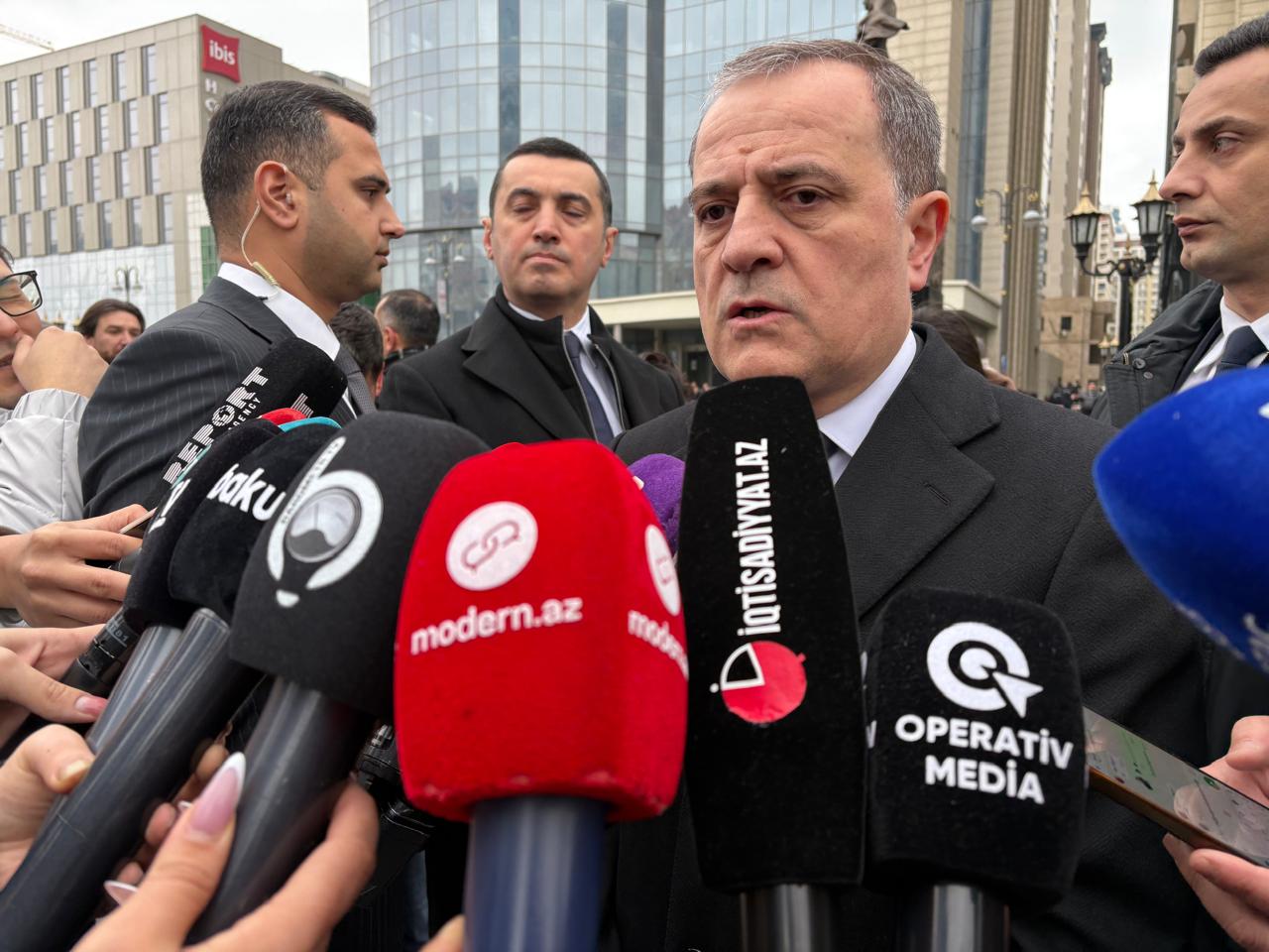 Ceyhun Bayramov: Xocalı faciəsini heç vaxt unuda bilmərik