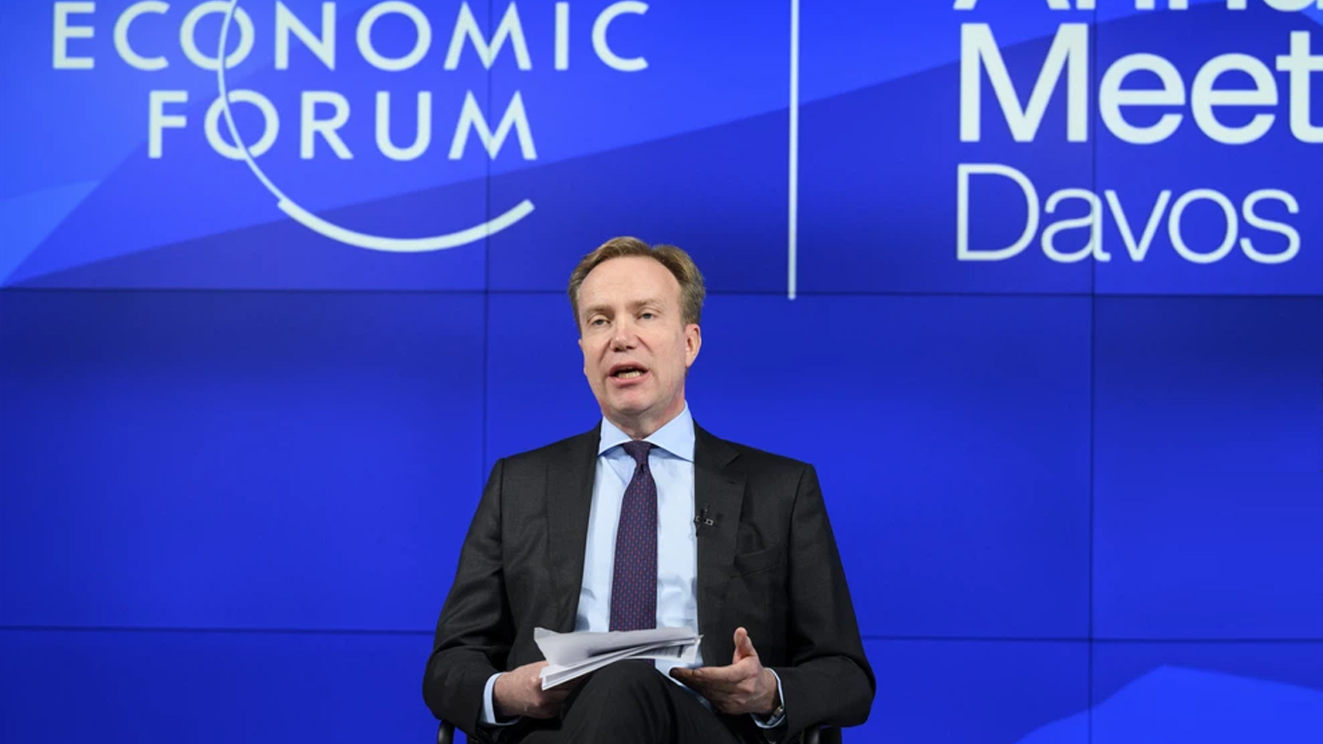 Davos Forumunun rəhbəri Epşteynlə əlaqələrinə görə istefa verib