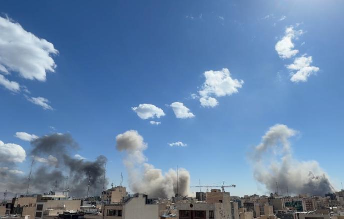 İsrail Hərbi Hava Qüvvələri Tehranda hökumət hədəflərinə zərbələr endirməyə başlayıb