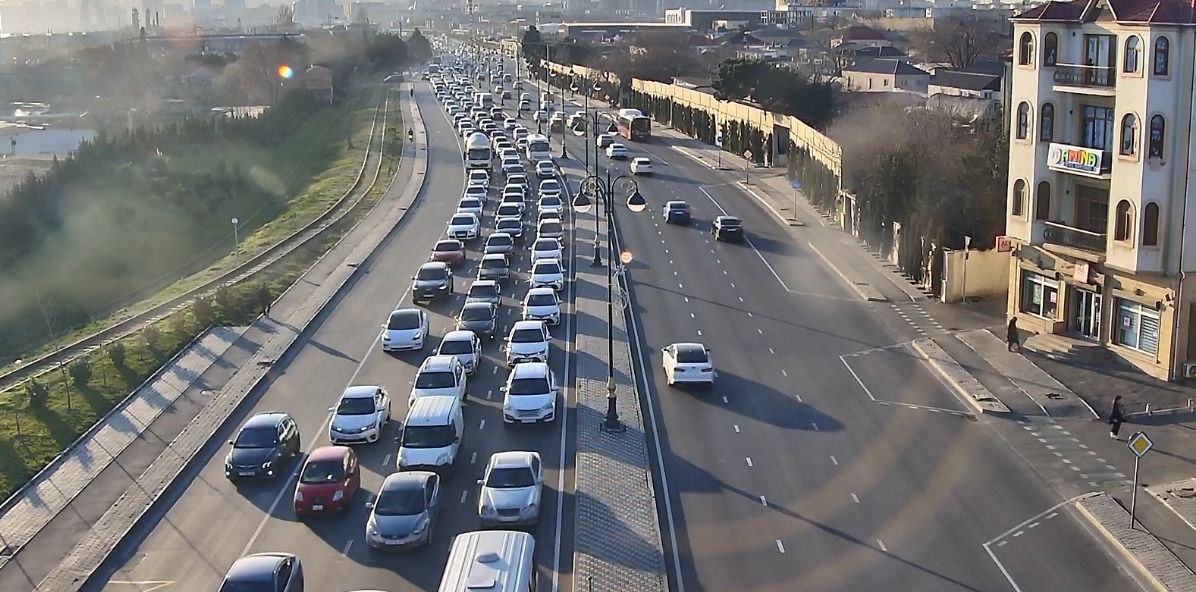 Bakıda hazırda sıxlıq müşahidə olunan yollar açıqlanıb 