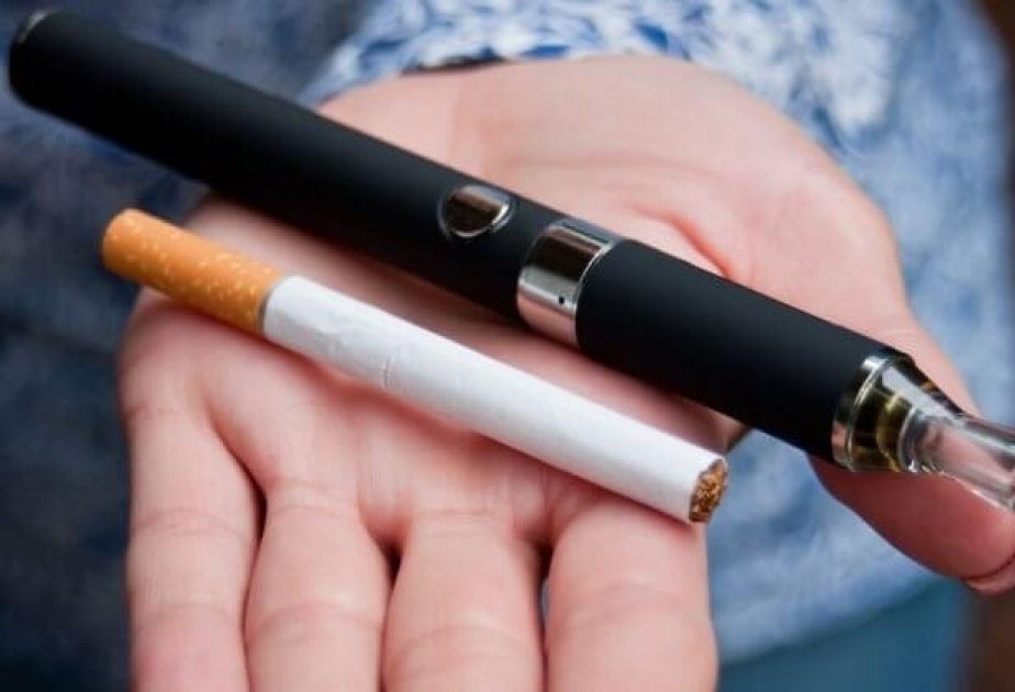 Küçələrdə, ictimai yerlərdə elektron siqaret çəkənlər cərimələnəcək