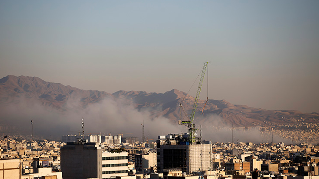Əl-Cəzirə: İranın Kərəc şəhərində güclü partlayışlar baş verib
