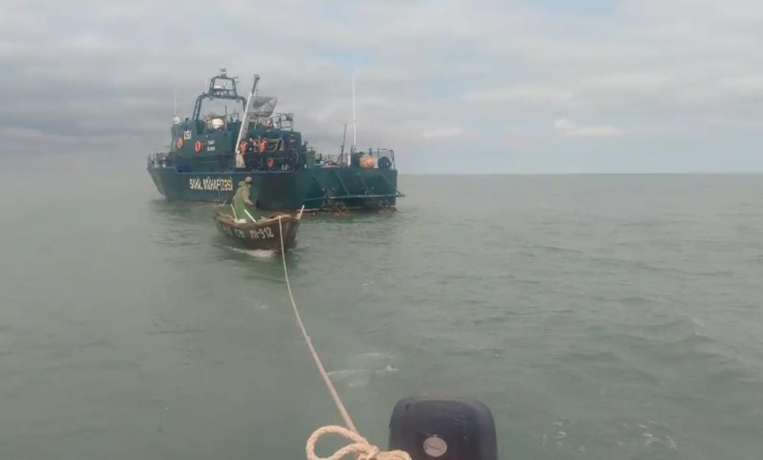 Xəzər dənizində köməksiz vəziyyətdə qalan şəxslər xilas edilib 