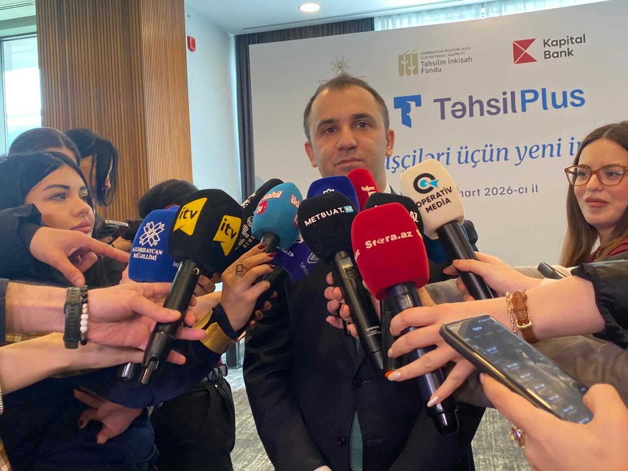 Azərbaycanda tələbələrə ictimai nəqliyyatda 10 faiz güzəşt ediləcək