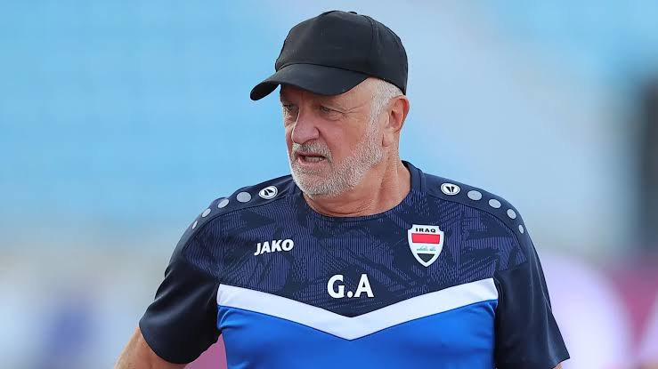 İraq millisinin baş məşqçisi BƏƏ-ni tərk edə bilmir