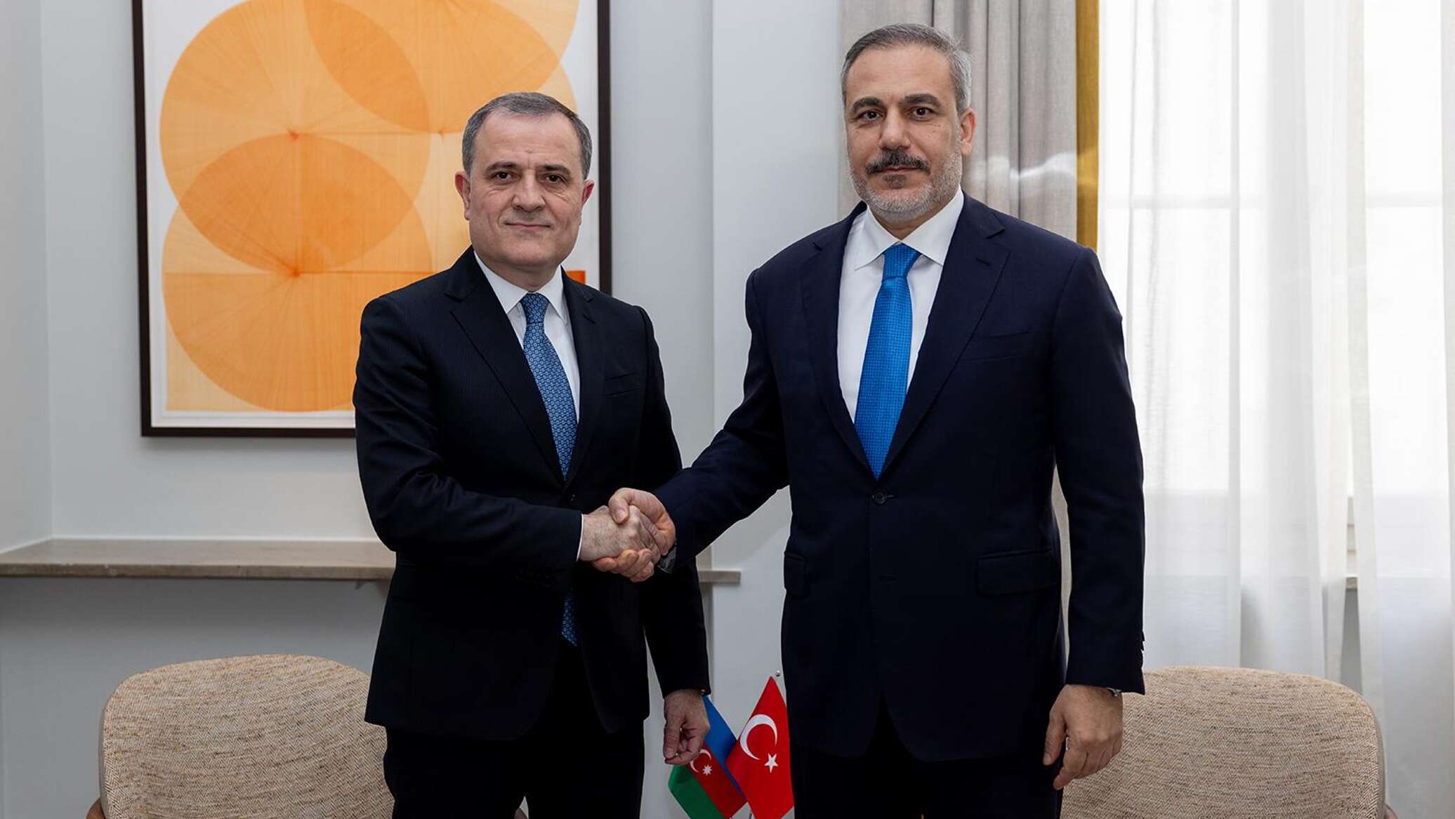 Ceyhun Bayramov və Hakan Fidan arasında telefon danışığı olub