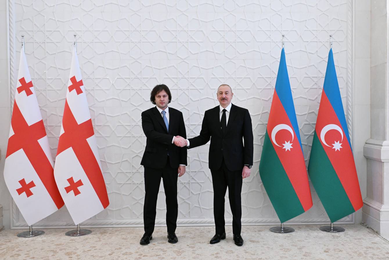 Gürcüstanın Baş naziri Prezident İlham Əliyevə zəng edib