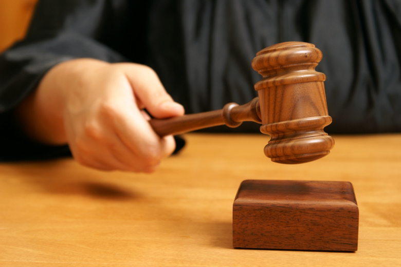 Dövlətə xəyanət etməkdə təqsirləndirilən 4 nəfərə hökm oxunub