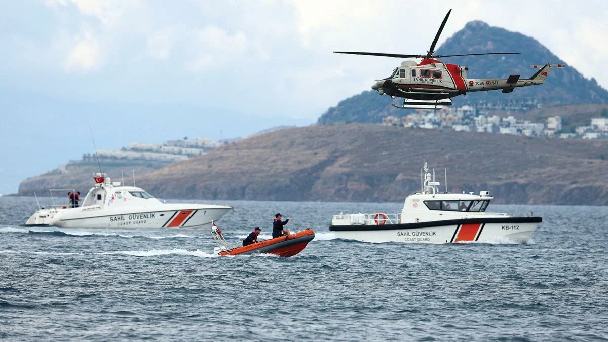 Türkiyə sahillərində qanunsuz miqrantları daşıyan qayıq batıb