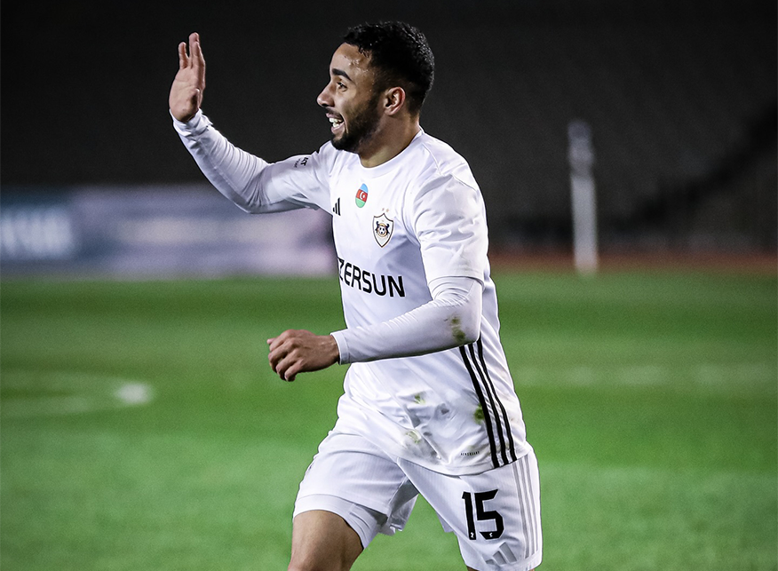 "Qarabağ"ın futbolçusu yubiley qoluna imza atıb 