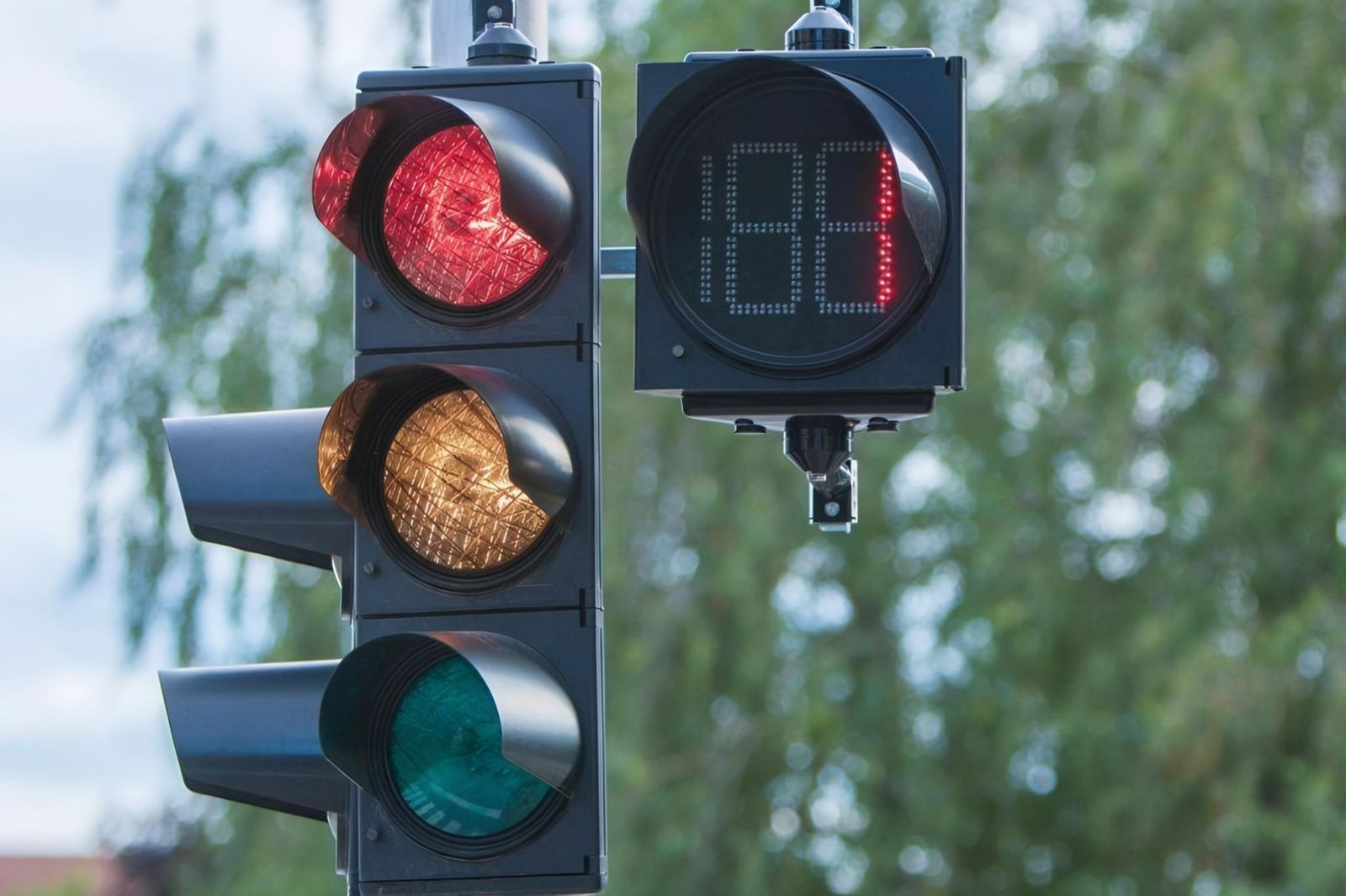 İşıqfor işləmirsə sürücü nə etməlidir? - AÇIQLAMA