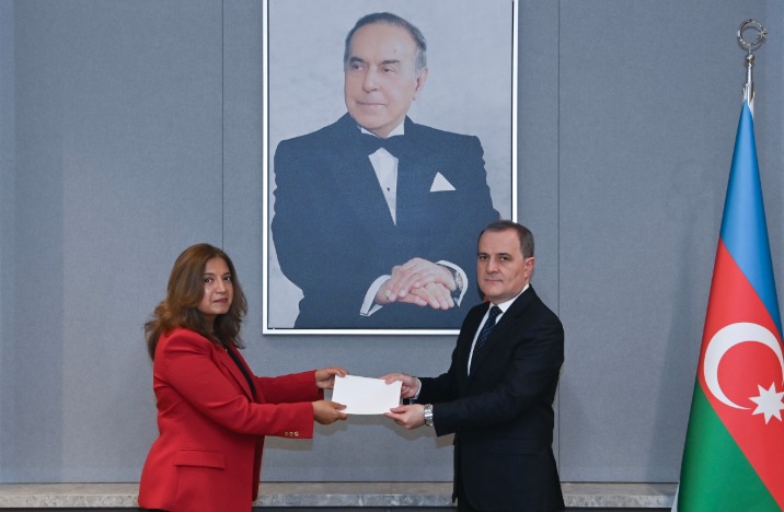 Ceyhun Bayramov Kolumbiyanın yeni səfirini qəbul edib