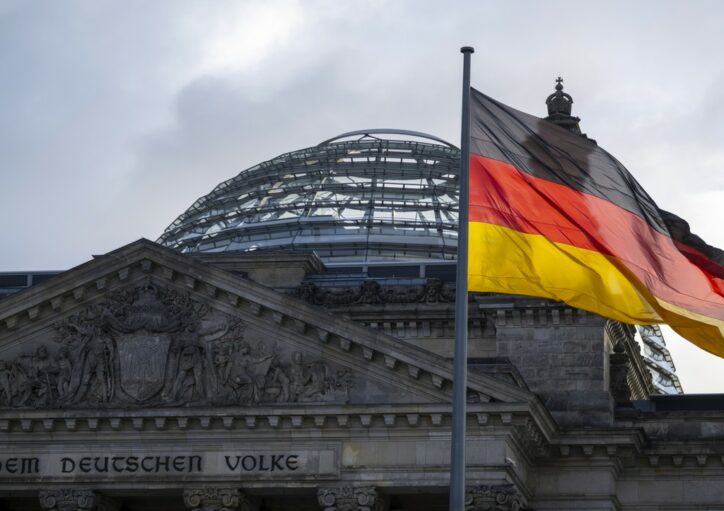 Almaniya kanslerinin ofisinin yaxınlığında yanğın törədilib