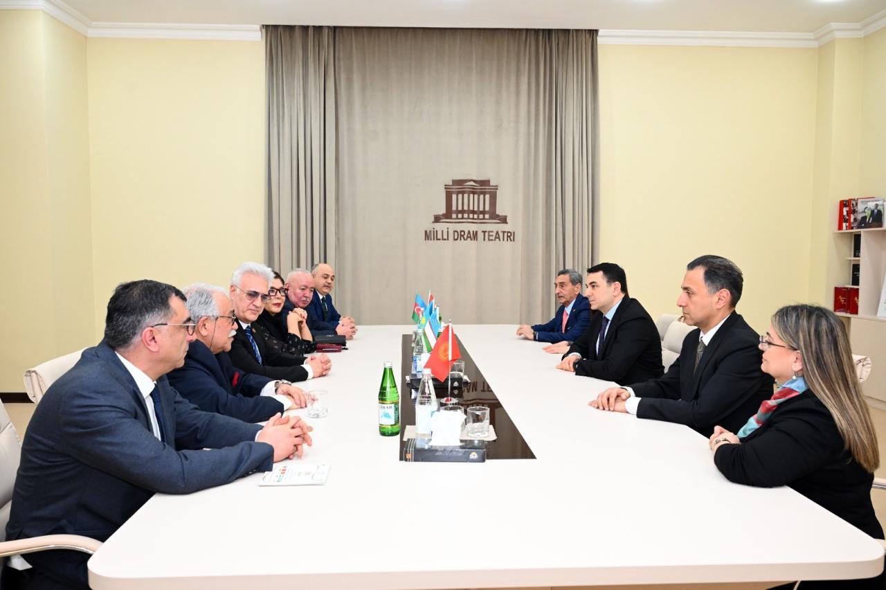 Mədəniyyət naziri Adil Kərimli Türk dünyasının teatr təmsilçiləri ilə görüşüb  