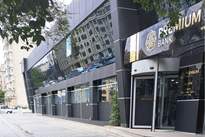 "Premium Bank"ın kartlarına terminallardan mədaxil zamanı 1 faiz komissiya tutulacaq