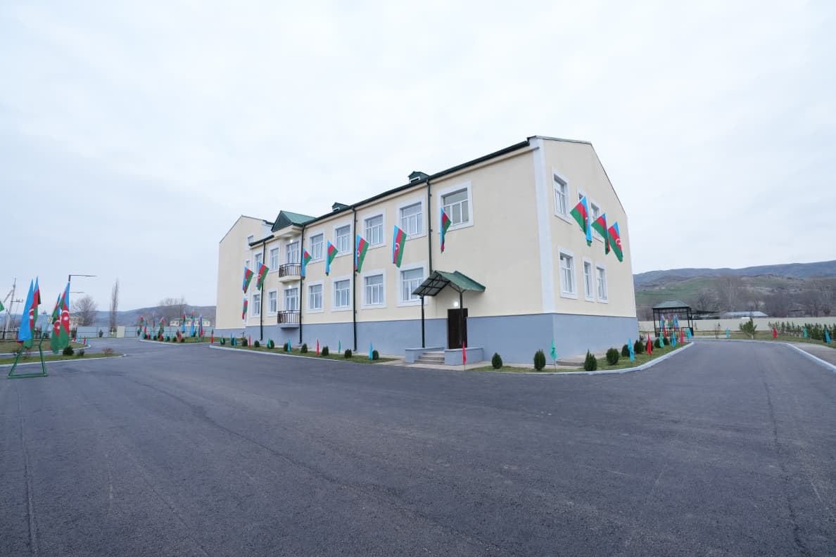 “Sərhədçi” yaşayış kompleksi hərbi qulluqçularının istifadəsinə verilib 