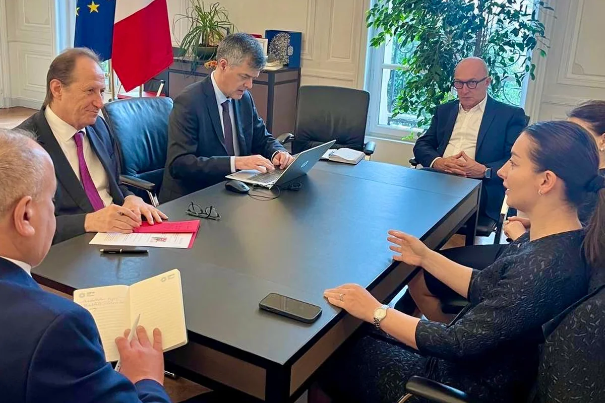 Azərbaycanın Fransadakı səfiri bu ölkənin parlamentinin üzvü ilə görüşüb