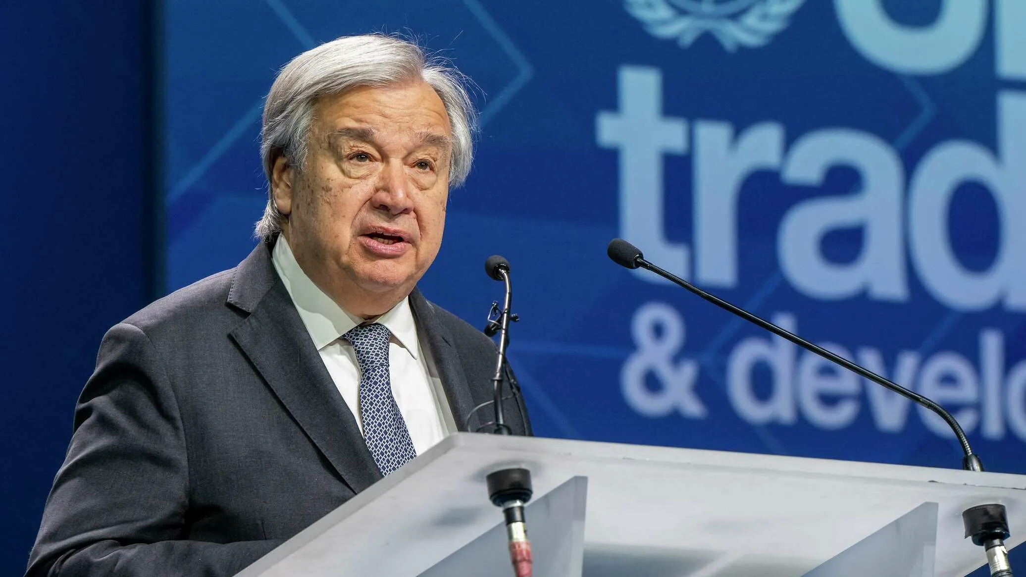 BMT-nin Baş katibi Antoniu Quterriş Livana səfər edib