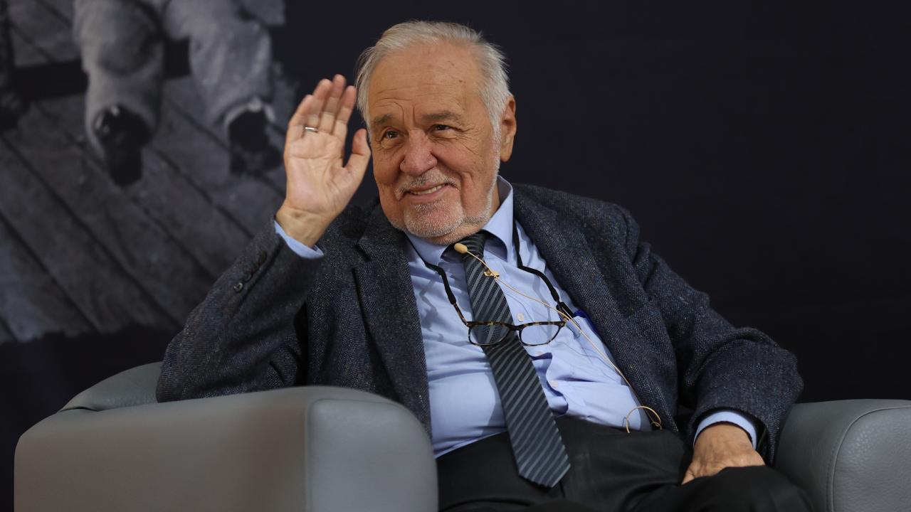 Hər kəsə "cahil" deyən alim - Niyə bizdə İlber Ortaylı yoxdur?