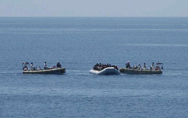 İtaliya sahillərində qanunsuz immiqrantları daşıyan qayıq aşıb