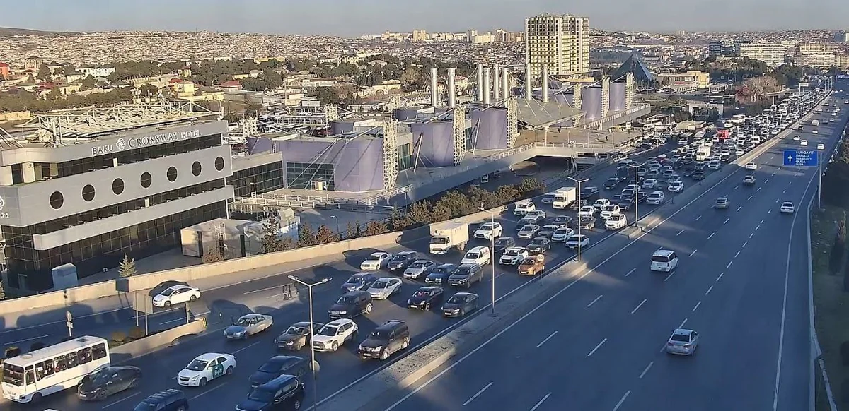 Hazırda Bakıda sıxlıq müşahidə olunan yollar açıqlanıb
