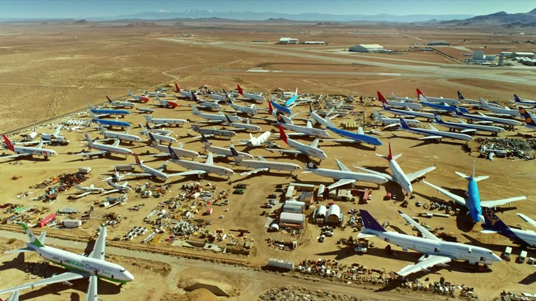 Tehran hava limanı bombardman edilib