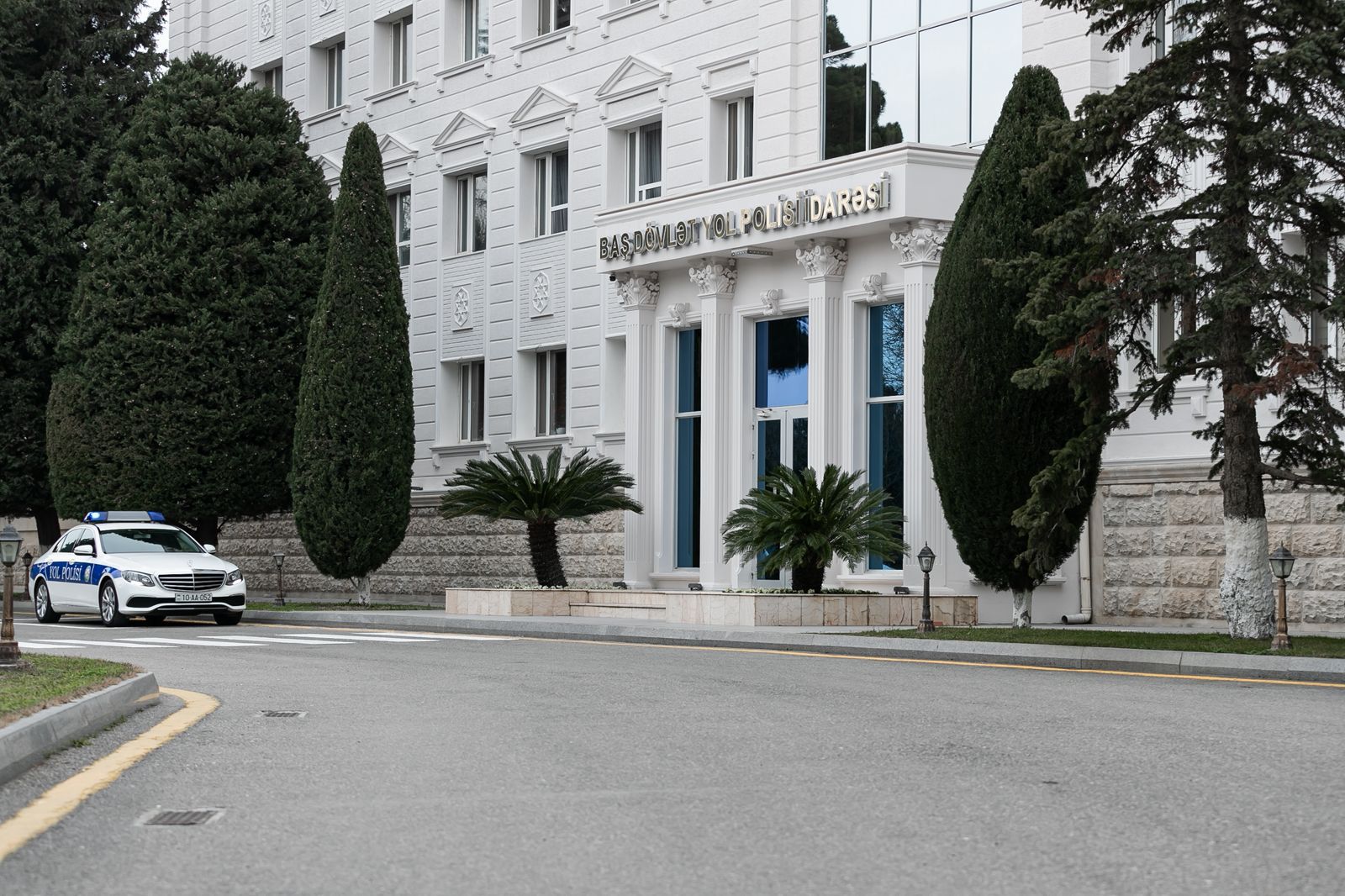 Baş Dövlət Yol Polisi İdarəsinin qeyri-iş günlərində xidmətin təşkili ilə bağlı əhaliyə müraciət edib