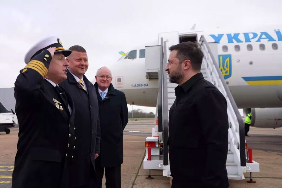 Zelenski Londona səfər edib