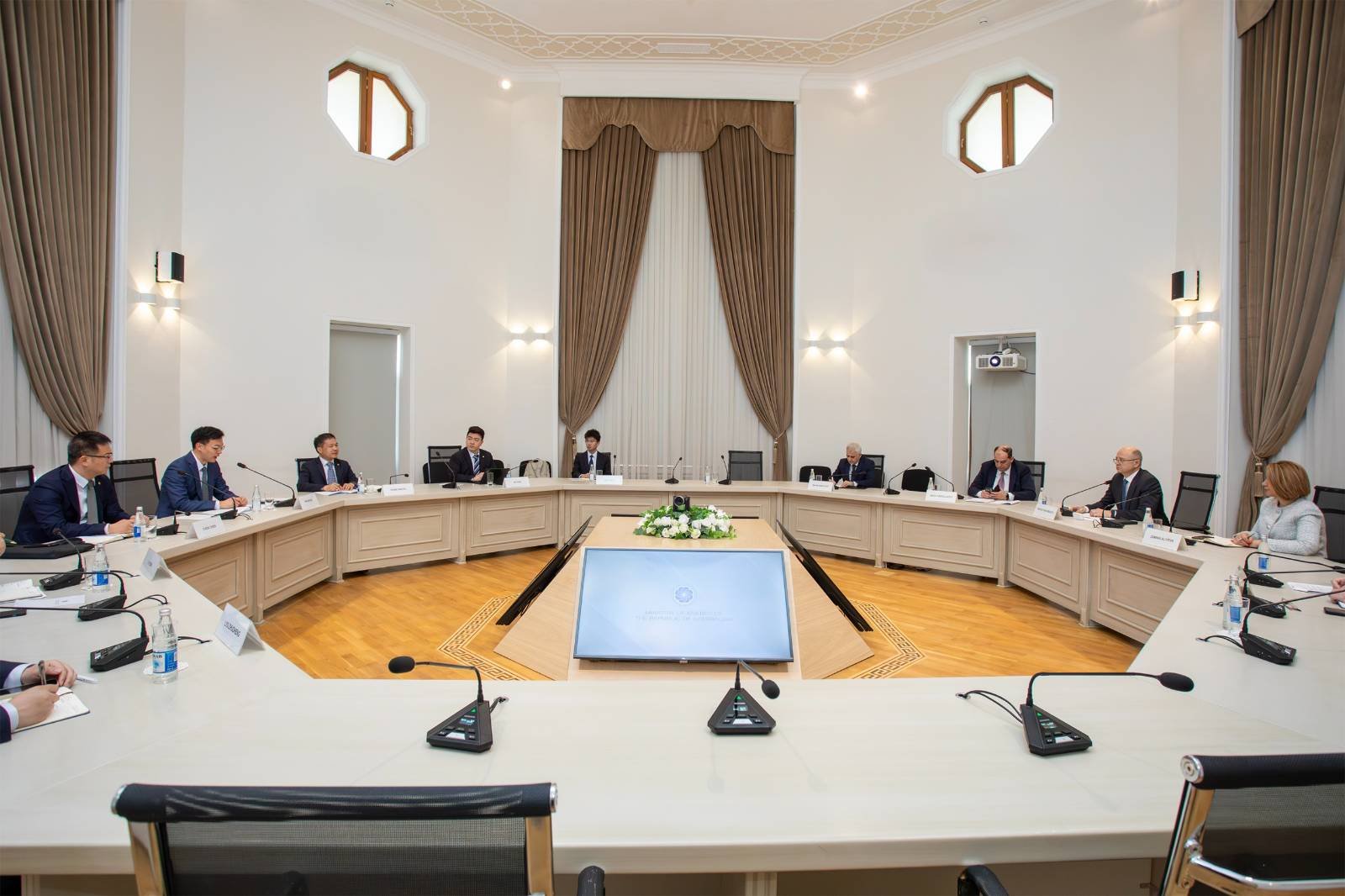 Azərbaycan və Çin şirkəti bərpa olunan enerji layihələrinin inkişafını müzakirə edib