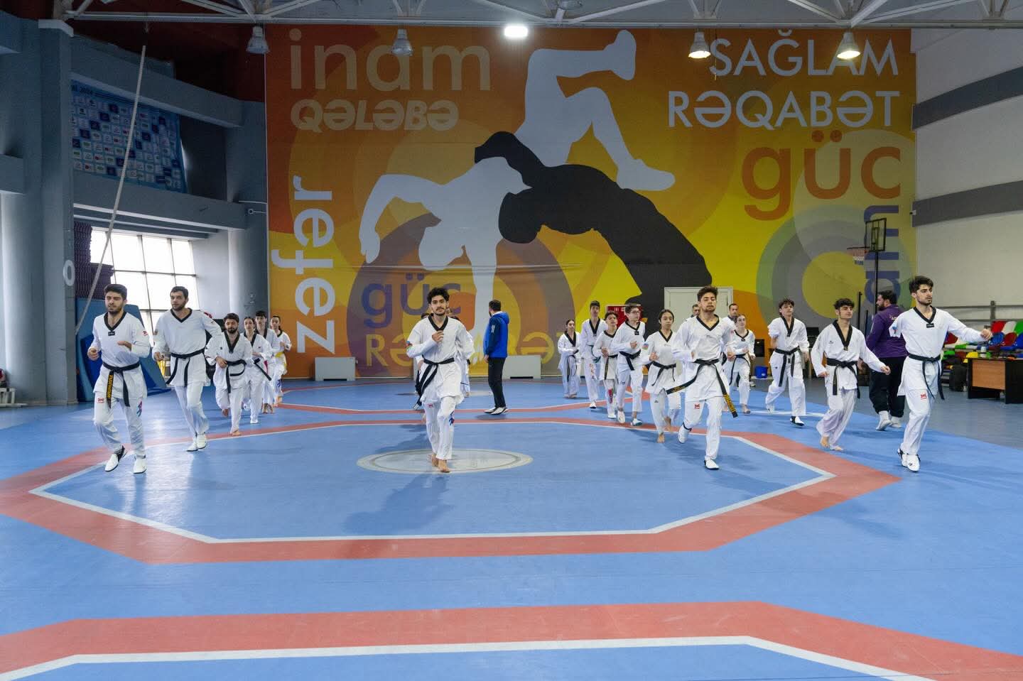 Taekvondo milliləri beynəlxalq yarışlara birgə hazırlaşırlar