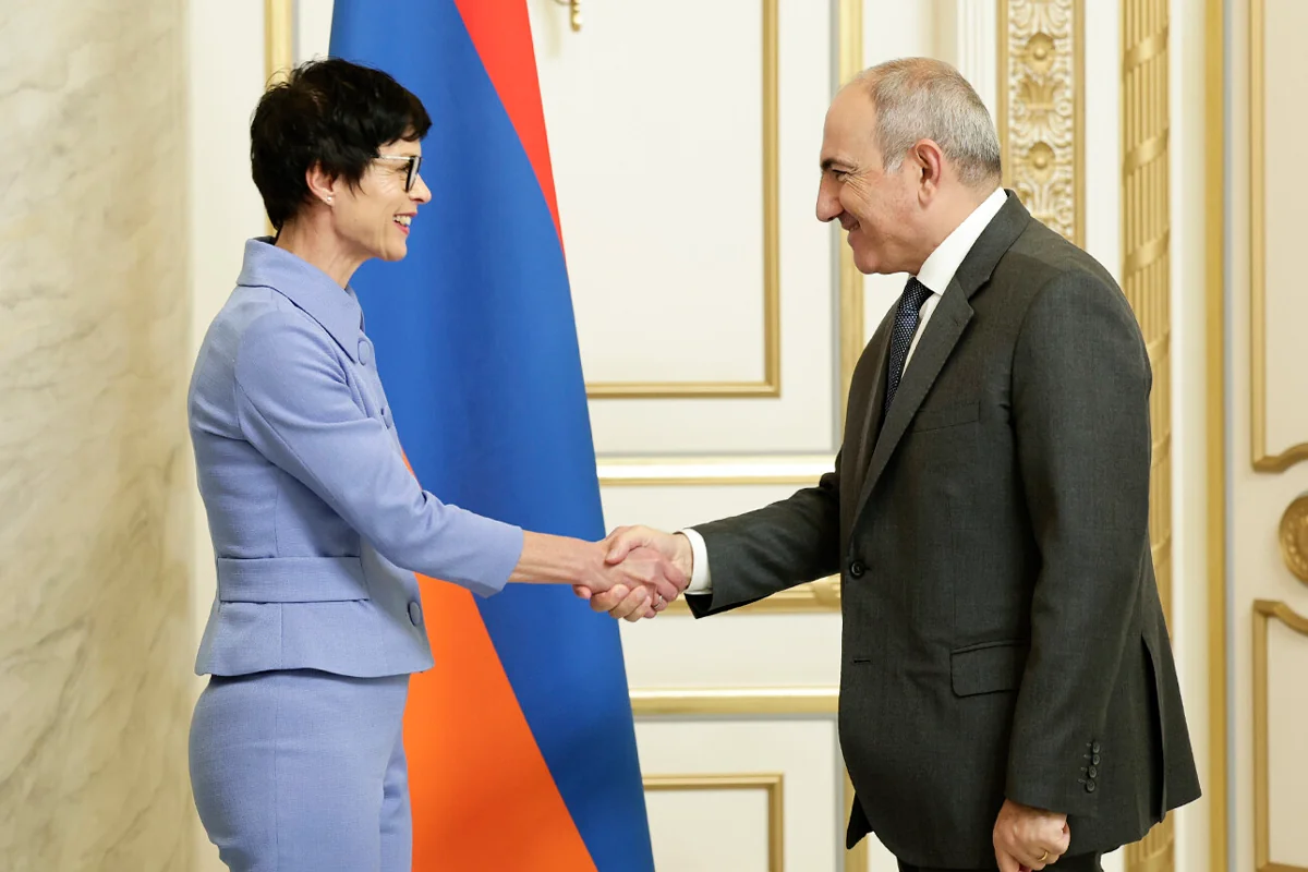 Paşinyan Marta Kosun rəhbərlik etdiyi nümayəndə heyətini qəbul edib