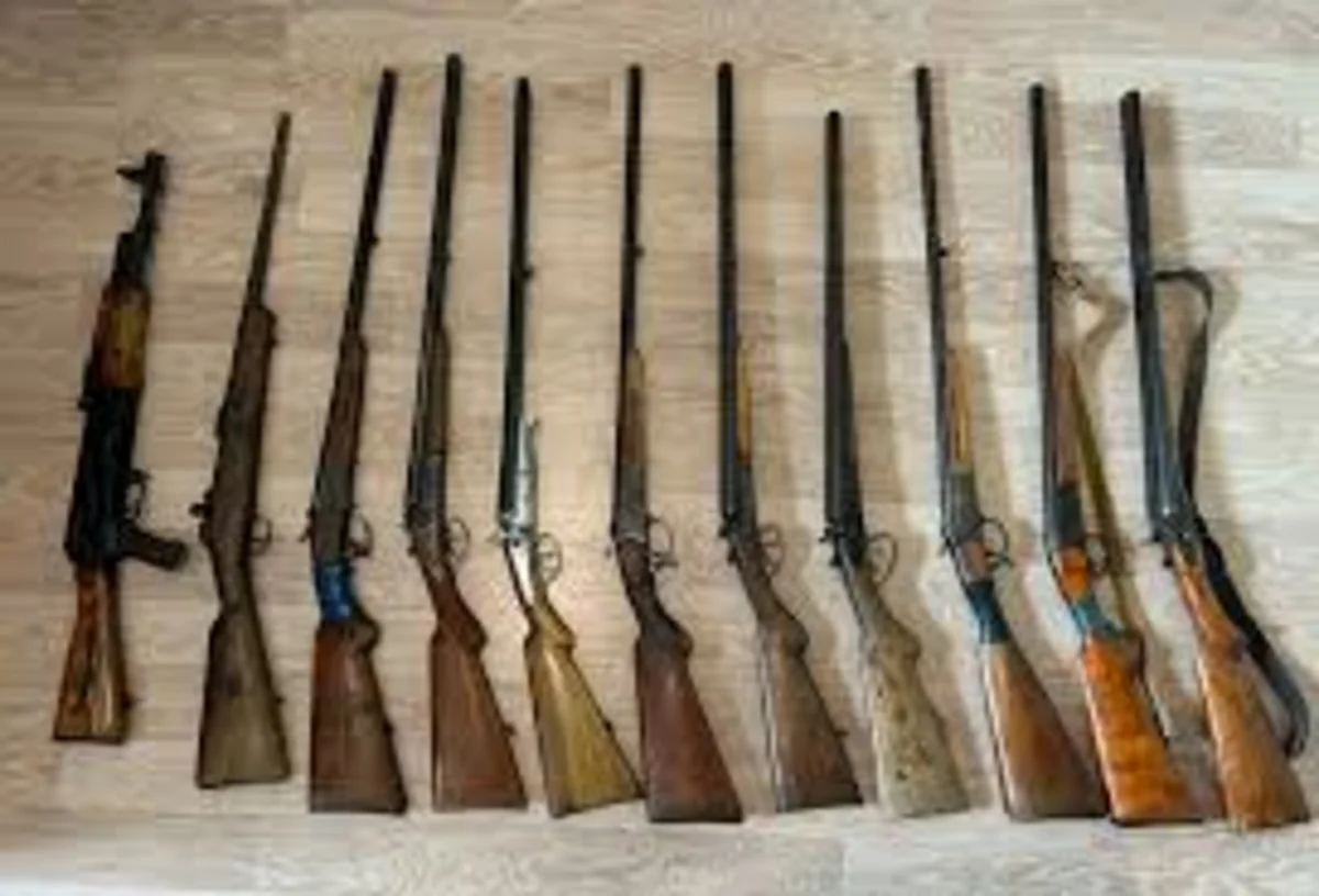 DİN: Ötən gün paytaxt və rayonlarda xeyli sayda qanunsuz silah aşkarlanıb