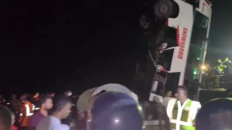 Banqladeşdə avtobus çaya düşüb, 23 nəfər ölüb