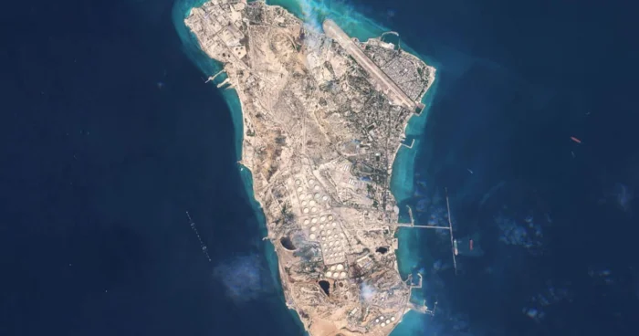 İran Xarq adasında müdafiəni gücləndirir