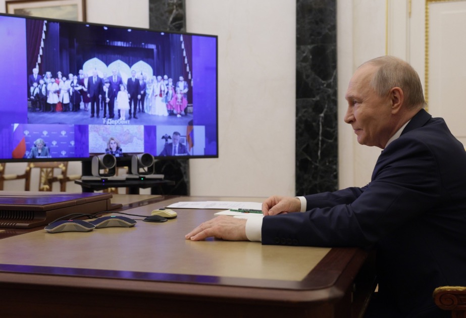  Putin Dərbənddə Azərbaycan Teatrının açılışını edib