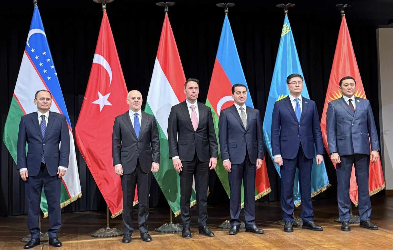 Hikmət Hacıyev TDT liderlərinin diplomatik köməkçilərinin toplantısında iştirak edib