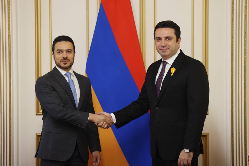 Ermənistan parlamentinin sədri Qətərin yeni səfirini qəbul edib
