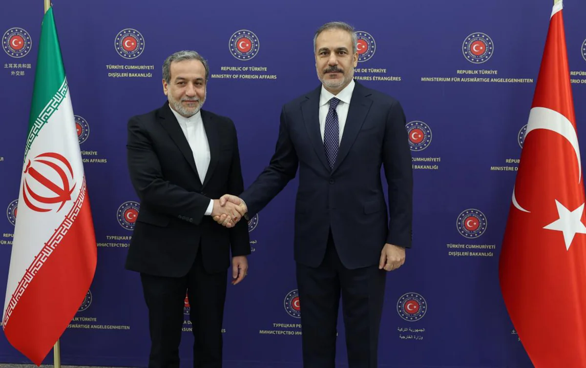 Hakan Fidan Abbas Əraqçi ilə telefon danışığı aparıb